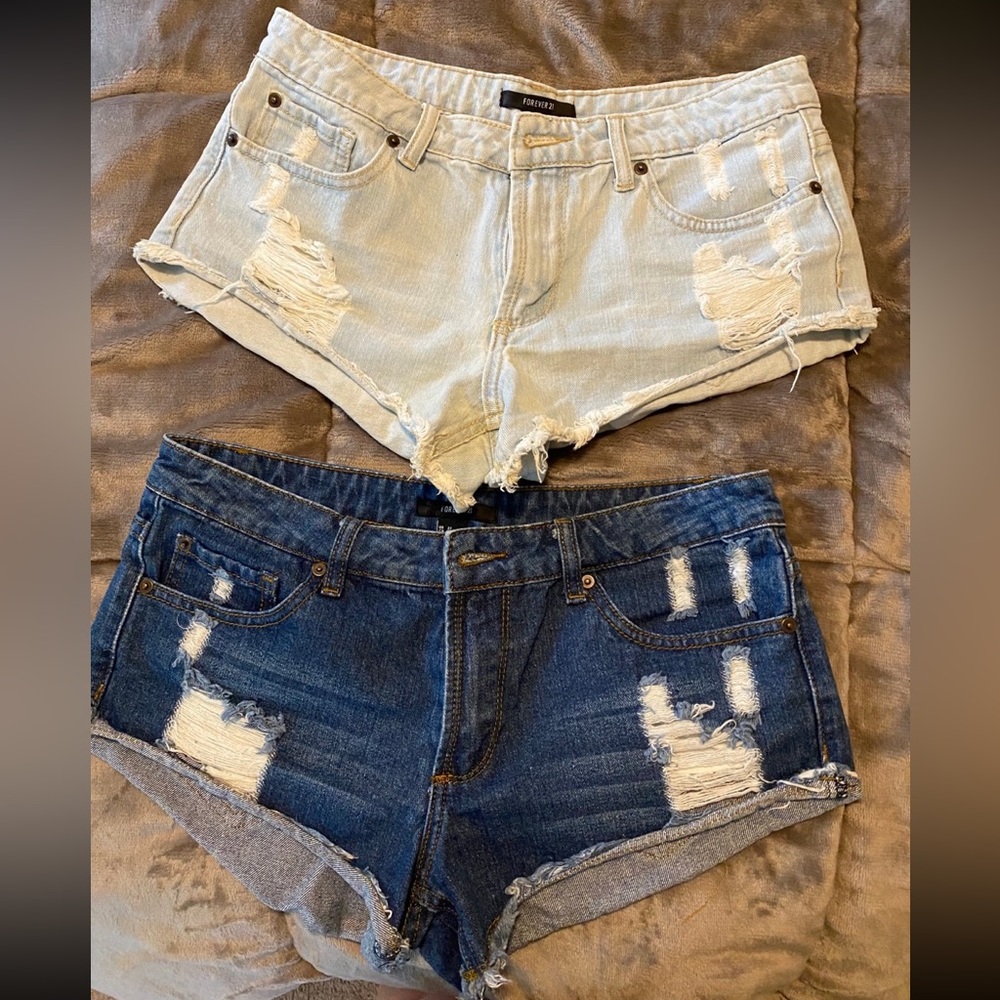Forever 21 Distressed Denim Shorts Size 27